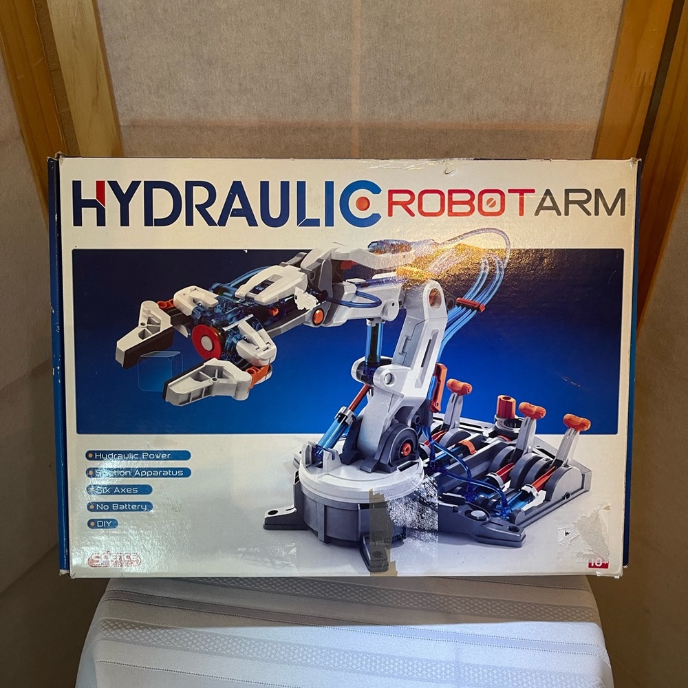 SCIENCE DISCOVERY Hydraulic Robot Arm Edge Toy Winner Award
